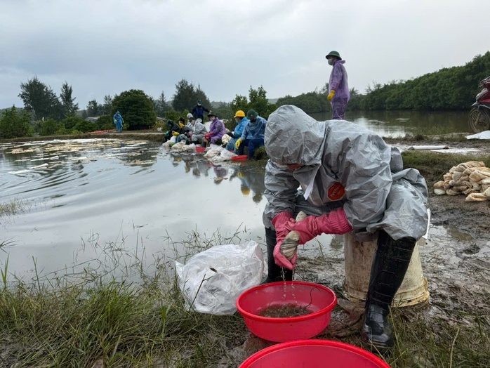 Cục Xăng dầu th&ocirc;ng tin sự cố tr&agrave;n dầu ở Quảng Ng&atilde;i - Ảnh 3.