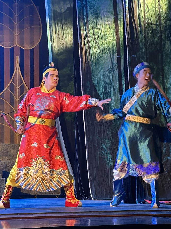 Giao duy&ecirc;n nghệ thuật trong kh&ocirc;ng gian vở "Trần Nh&acirc;n T&ocirc;ng", Minh Hải c&oacute; đ&ecirc;m sinh nhật &yacute; nghĩa - Ảnh 6.