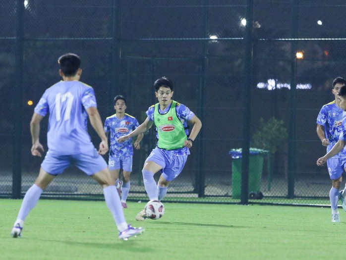 U23 Việt Nam tăng tốc tập luyện - Ảnh 1.
