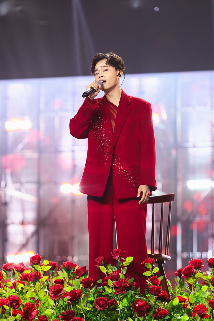 Hồ Văn Cường khiến kh&aacute;n giả vỡ &ograve;a  - Ảnh 2.