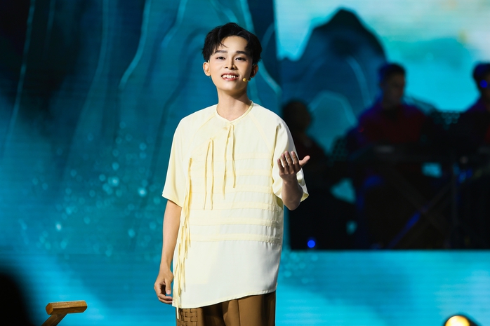 Hồ Văn Cường khiến kh&aacute;n giả vỡ &ograve;a  - Ảnh 3.