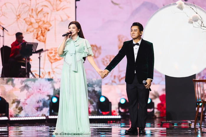 Hồ Văn Cường khiến kh&aacute;n giả vỡ &ograve;a  - Ảnh 4.