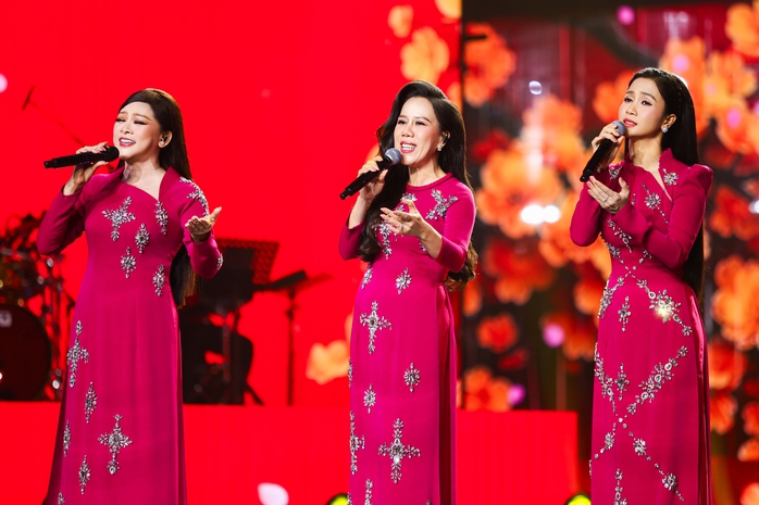 Hồ Văn Cường khiến kh&aacute;n giả vỡ &ograve;a  - Ảnh 9.