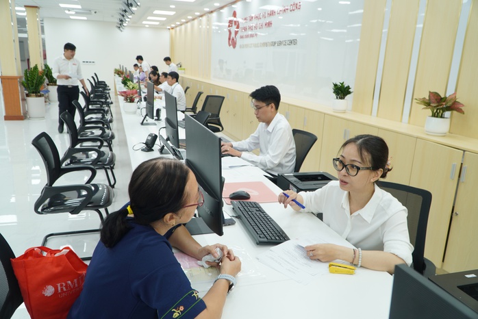 Tại Trung tâm Phục vụ hành chính công TPHCM không có chuyện "để hồ sơ đó cháu kiểm tra sau" - Ảnh 9.