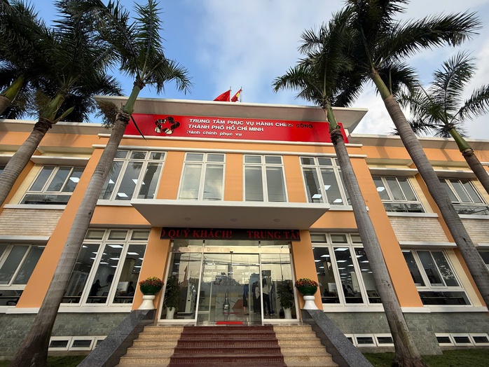 Tại Trung tâm Phục vụ hành chính công TPHCM không có chuyện "để hồ sơ đó cháu kiểm tra sau" - Ảnh 1.