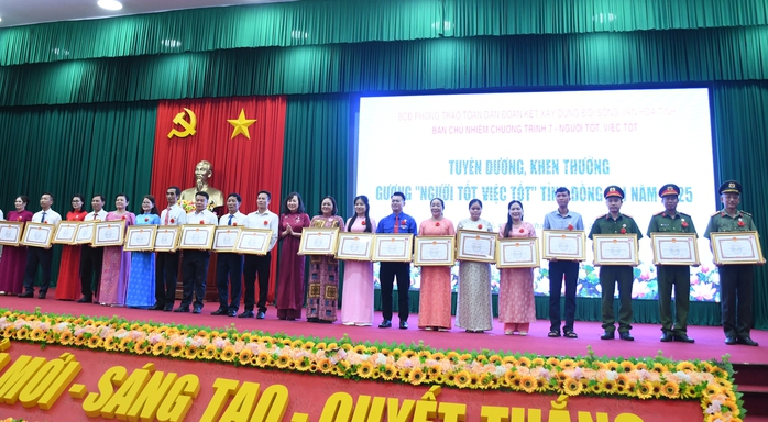 Tuy&ecirc;n dương gương người tốt việc tốt ở Đồng Nai năm 2025 - Ảnh 4.