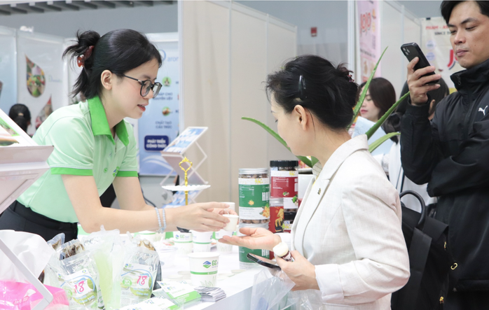 Đi l&agrave;m Tết Dương lịch, lương cao nhất l&ecirc;n tới 490% - Ảnh 1.