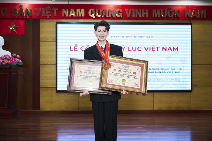 NTK Nguyễn Minh C&ocirc;ng tạo n&ecirc;n kỳ t&iacute;ch chưa từng c&oacute; với 2 lần nhận kỷ lục Việt Nam  - Ảnh 2.