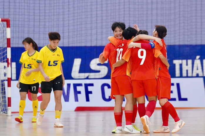 Tuyết Dung sai lầm, Th&aacute;i Sơn Nam thắng Phong Ph&uacute; H&agrave; Nam - Ảnh 3.