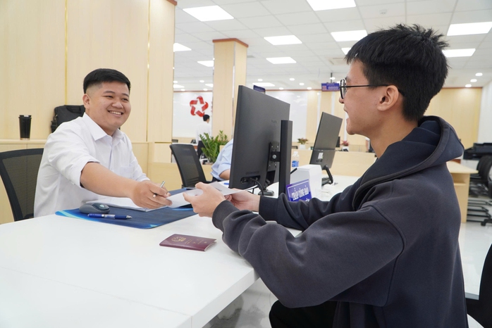 Bước đột ph&aacute; thực chất trong phục vụ - Ảnh 1.