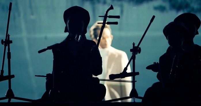 Hà Anh Tuấn mang "Chân trời rực rỡ" ra rạp  - Ảnh 2.