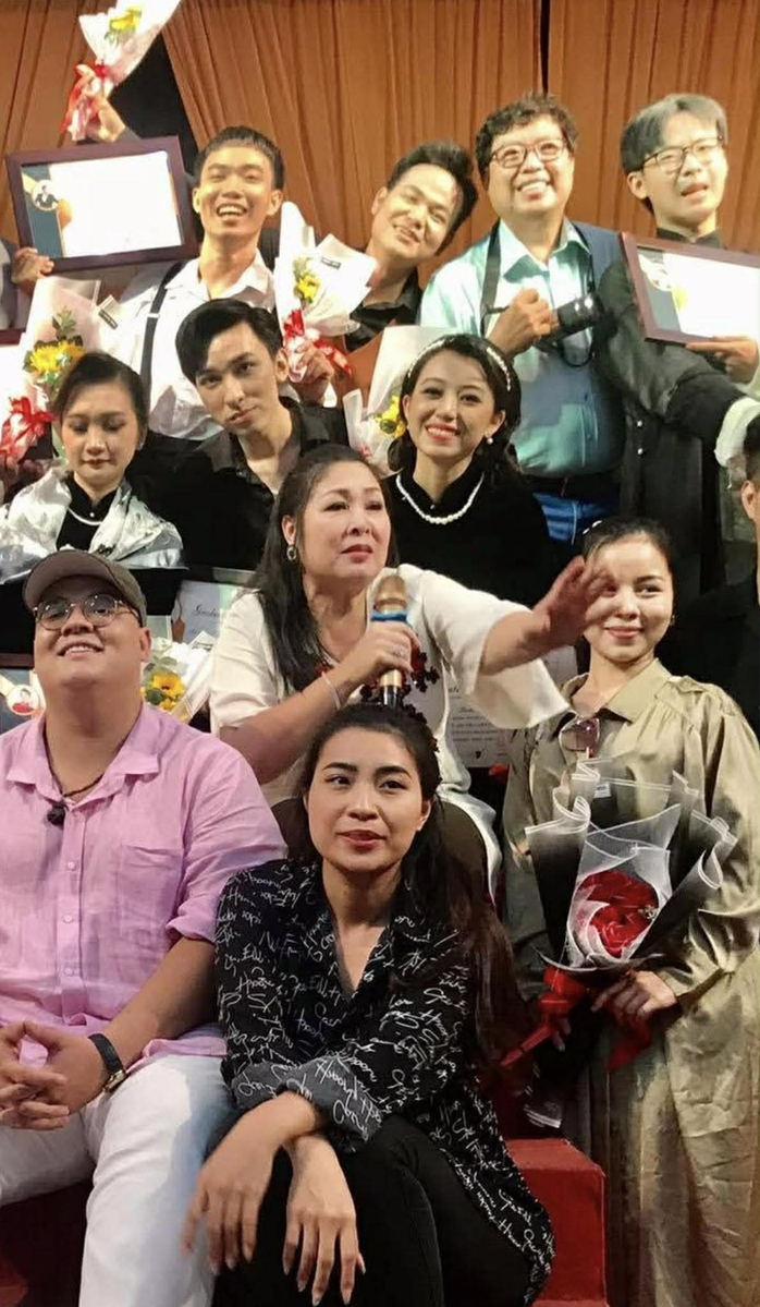 Niềm tự hào của NSND Hồng Vân về nữ diễn viên Hoàng Linh Chi trong phim "Hoàng tử quỷ" - Ảnh 2.