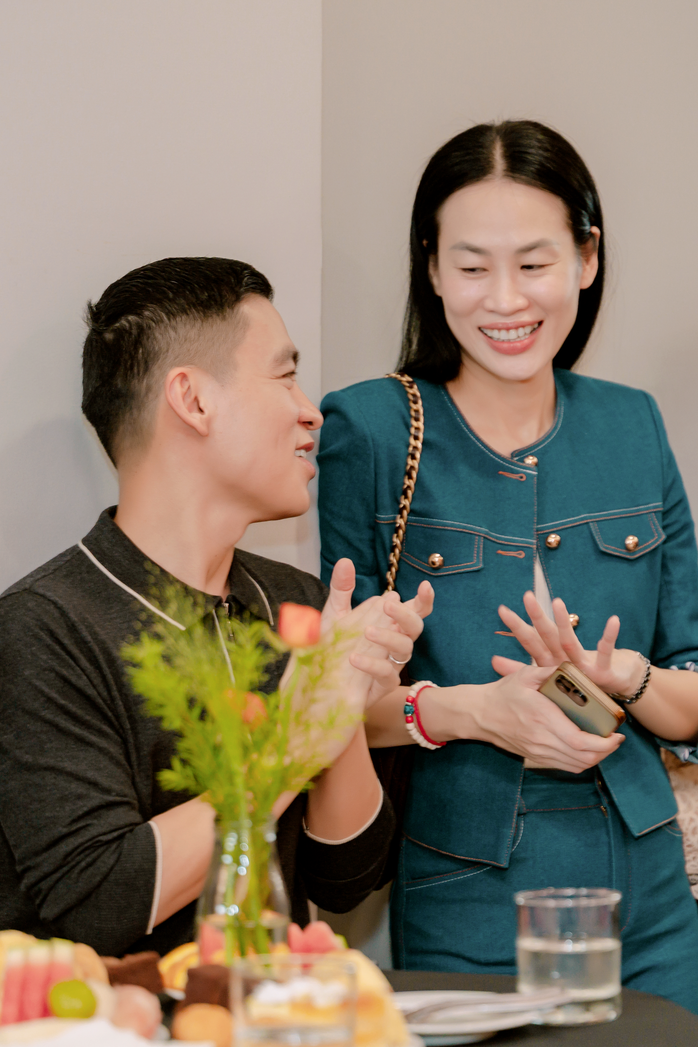 Sao Việt mê mệt với yoga mới   - Ảnh 2.