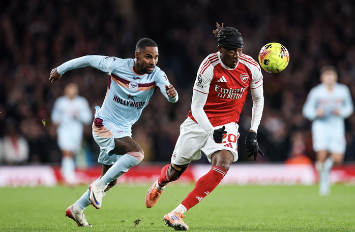 Đánh bại Brentford, Arsenal giữ vững ngôi đầu Ngoại hạng - Ảnh 3.