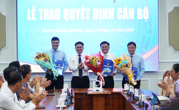 TPHCM: bổ nhiệm Ph&oacute; Ch&aacute;nh Văn ph&ograve;ng UBND th&agrave;nh phố v&agrave; Gi&aacute;m đốc, Chủ tịch c&aacute;c đơn vị - Ảnh 1.