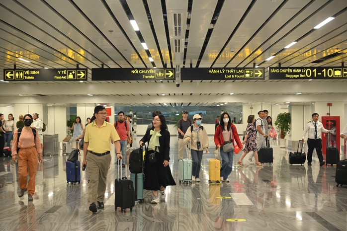 Dịp Tết Dương lịch 2026 , kh&aacute;ch bay T&acirc;n Sơn Nhất cần lưu &yacute; g&igrave; để tr&aacute;nh chậm chuyến? - Ảnh 2.