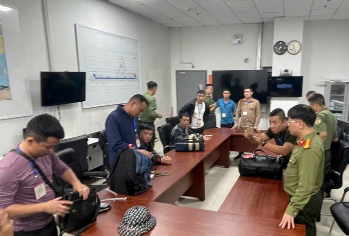 Bắt tr&ugrave;m lừa đảo xuy&ecirc;n quốc gia chiếm đoạt tiền của hơn 1000 bị hại - Ảnh 2.