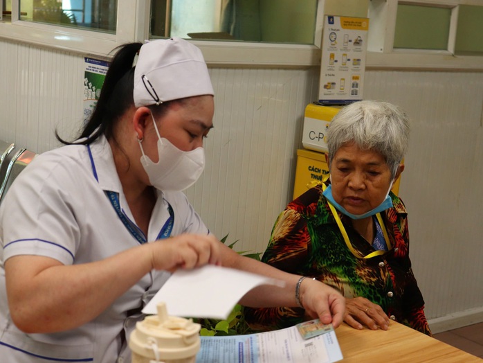 Nghị quyết 75 hỗ trợ 100% mức đ&oacute;ng BHYT cho 7 đối tượng từ 1-1-2026 - Ảnh 1.