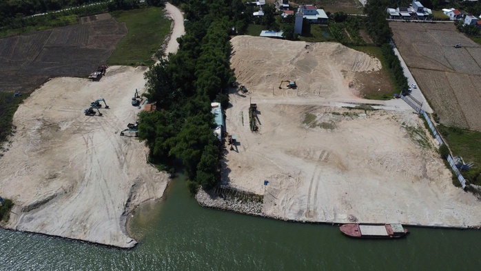 Doanh nghiệp tr&uacute;ng đấu gi&aacute; mỏ c&aacute;t đứng ngồi kh&ocirc;ng y&ecirc;n - Ảnh 2.