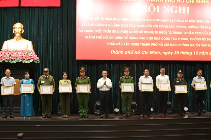 Triển khai Nghị quyết 02-NQ/TU, x&acirc;y dựng TPHCM kh&ocirc;ng ma tu&yacute; - Ảnh 4.