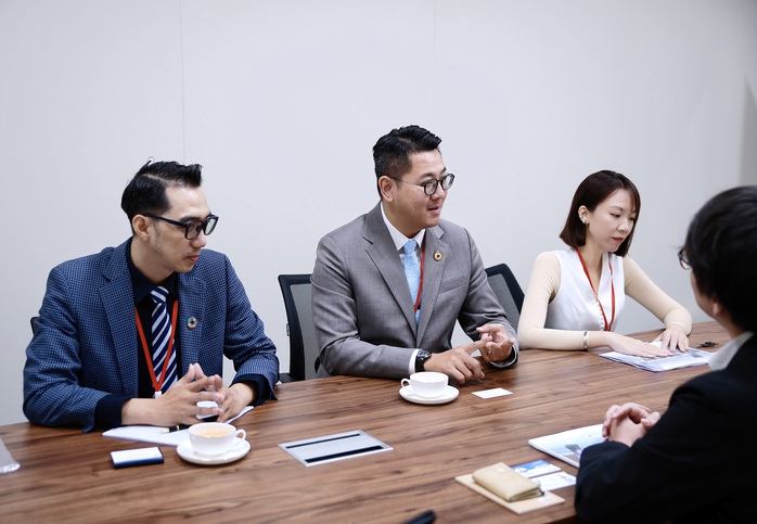 Luk V&acirc;n mang "C&ocirc;ng Nữ Ngọc Hoa" đi Đ&agrave; Nẵng - Ảnh 1.