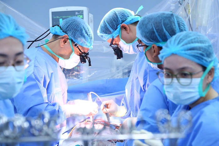 Hai bệnh viện đầu ng&agrave;nh TPHCM &ldquo;bắt tay&rdquo; gh&eacute;p tim cho trẻ em - Ảnh 2.