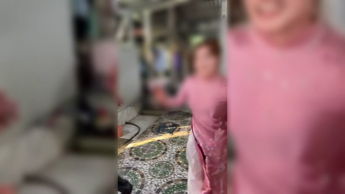 Đoạn clip 35 gi&acirc;y về c&ocirc; d&acirc;u tr&uacute;ng độc đắc g&acirc;y &ldquo;b&atilde;o&rdquo; mạng x&atilde; hội - Ảnh 1.