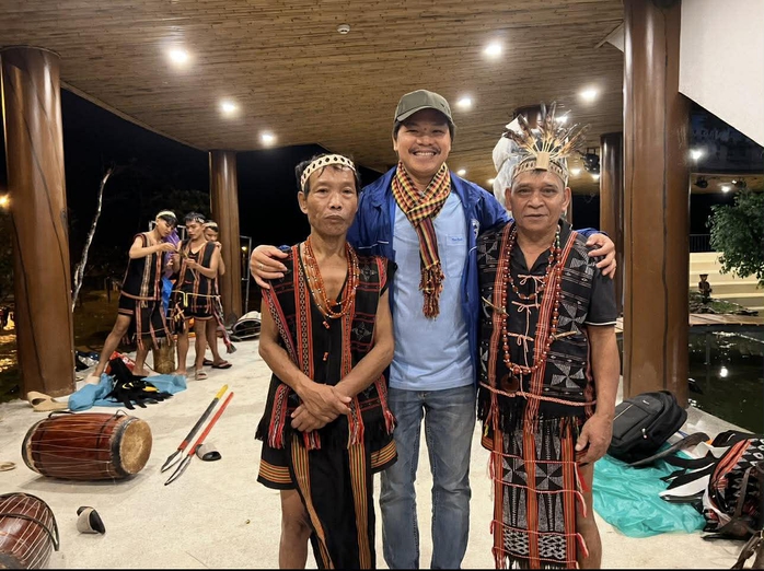 TS NSƯT Ho&agrave;ng Duẩn dốc sức với "Miền k&yacute; ức Cơ Tu" ch&agrave;o đ&oacute;n năm 2026 - Ảnh 1.