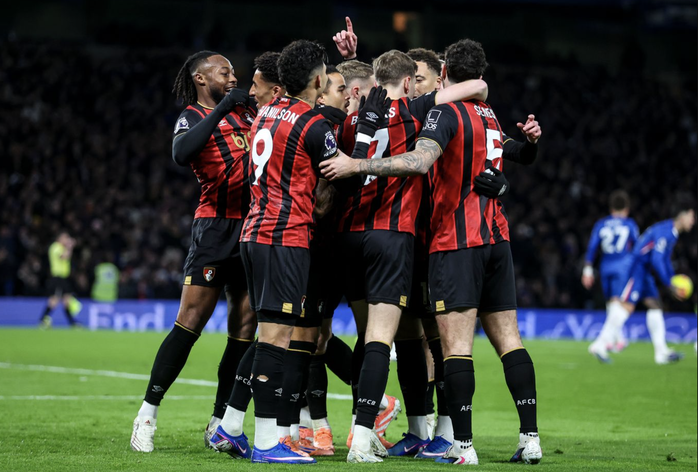 Man City tăng tốc thương vụ ch&acirc;n s&uacute;t Semenyo 65 triệu bảng - Ảnh 3.