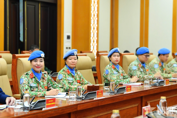 Trao quyết định cử sĩ quan đi l&agrave;m nhiệm vụ g&igrave;n giữ h&ograve;a b&igrave;nh Li&ecirc;n Hợp quốc - Ảnh 3.