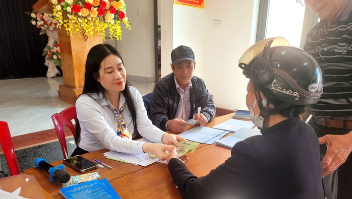 Gần 170.000 người ở Quảng Trị nhận qu&agrave; Tết của Đảng, Nh&agrave; nước - Ảnh 1.