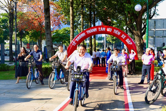 L&agrave;n xe đạp đầu ti&ecirc;n tại TPHCM tr&ecirc;n đại lộ Mai Ch&iacute; Thọ ch&iacute;nh thức vận h&agrave;nh - Ảnh 5.