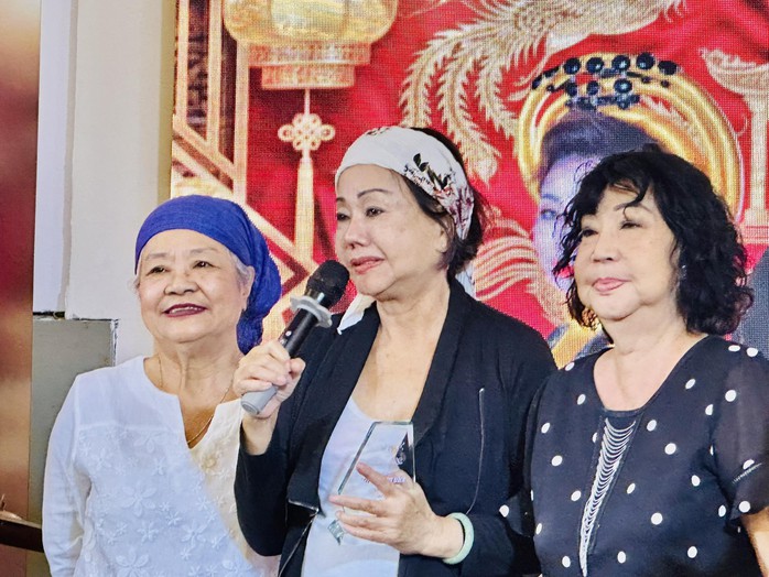 Tú Trinh, Kiều Phượng Loan, Mỹ Chi – cuộc hội ngộ bất ngờ với ca khúc "Lệ đá" - Ảnh 1.