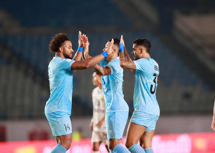 Tiền đạo nhập tịch Nguyễn Xuân Son lập hat-trick ở đấu trường C1 Đông Nam Á 2025-2026 - Ảnh 5.