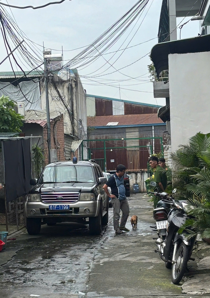 Số phận hàng chục căn nhà "xây trên đất người khác" ở TPHCM - Ảnh 2.
