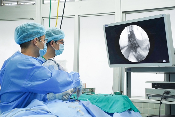 10 năm sống chung với u tuyến yên khổng lồ, bệnh nhân hồi sinh nhờ công nghệ 4K - Ảnh 1.