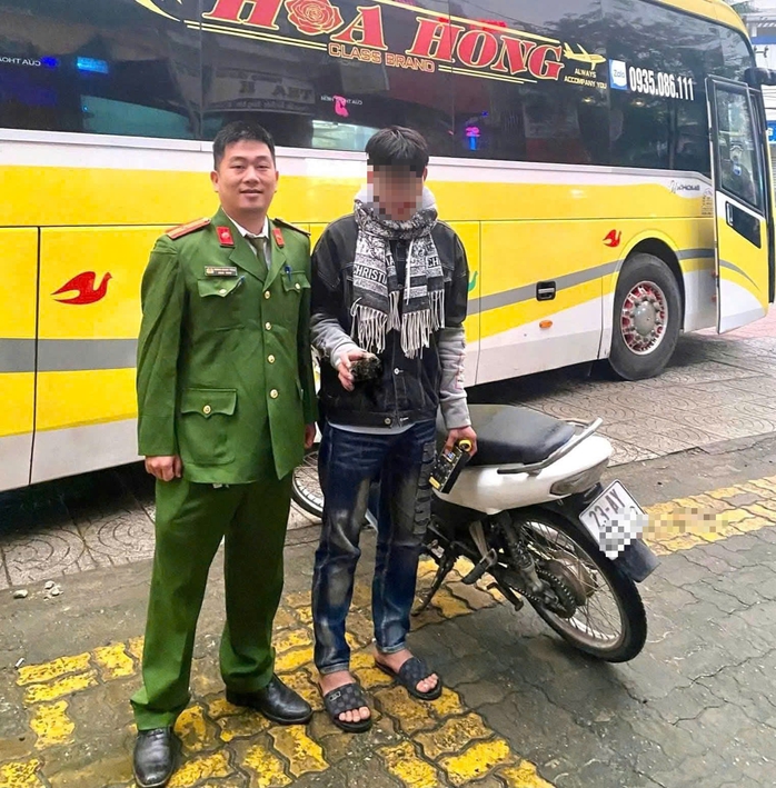 Lái xe máy đi gặp "bạn gái online", thanh niên 18 tuổi bị lạc, nhịn đói 2 ngày - Ảnh 1.