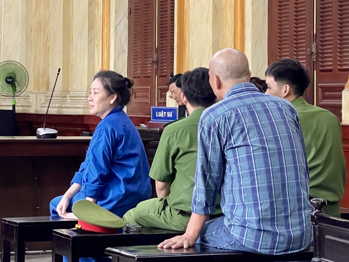 Xét xử phúc thẩm vợ chồng chủ cơ sở cắt tóc, gội đầu ở trung tâm TPHCM - Ảnh 1.