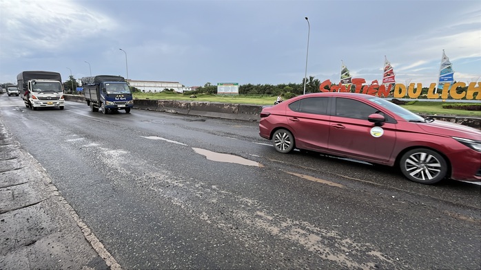 Hình ảnh con đường ‘đau khổ’ Quốc lộ 51 ở Đồng Nai - Ảnh 3.