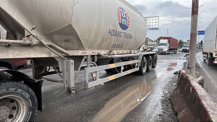 Hình ảnh con đường ‘đau khổ’ Quốc lộ 51 ở Đồng Nai - Ảnh 13.