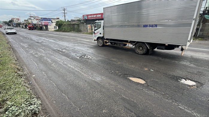Hình ảnh con đường ‘đau khổ’ Quốc lộ 51 ở Đồng Nai - Ảnh 6.