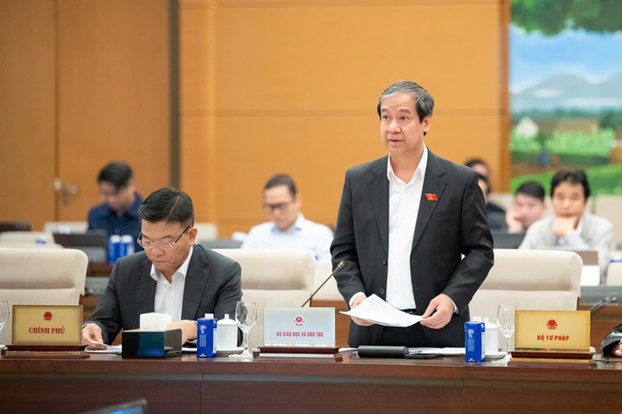 Bộ trưởng Nguyễn Kim Sơn nói về kiến nghị bỏ thi tốt nghiệp THPT   - Ảnh 1.