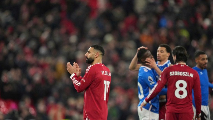 Van Dijk và cái bóng nhạt nhòa của chính mình - Ảnh 3.