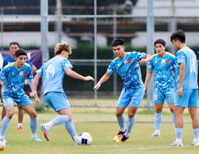 Tiền đạo "lò" Hoàng Anh Gia Lai tự tin sẽ giúp U22 Việt Nam vượt qua Malaysia - Ảnh 3.