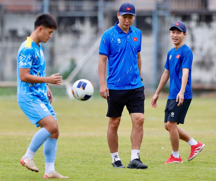 Tiền đạo "lò" Hoàng Anh Gia Lai tự tin sẽ giúp U22 Việt Nam vượt qua Malaysia - Ảnh 2.