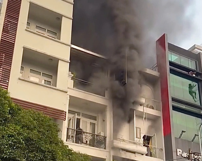 Công an TPHCM điều tra vụ cháy ở phường Bảy Hiền làm chết người - Ảnh 1.