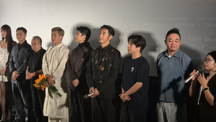 Anh Tạ "Mưa đỏ" đọ sắc với mỹ nam Lâm Bách Hoành - Ảnh 4.