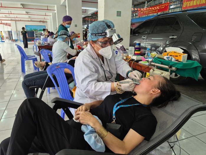 Tăng mức đóng BHYT: Dịch vụ phải đổi mới trước - Ảnh 1.