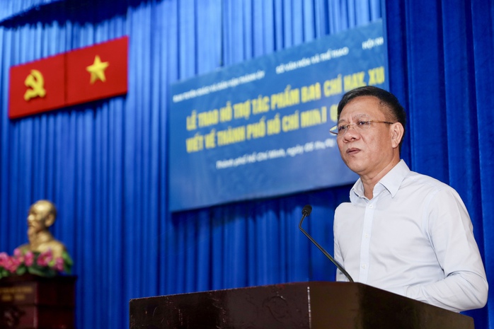 Khen thưởng các tác phẩm báo chí xuất sắc viết về TPHCM trong quý III/2025 - Ảnh 1.