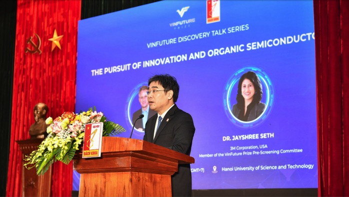 Nhà khoa học hàng đầu thế giới chia sẻ với sinh viên Bách khoa Hà Nội - Ảnh 2.